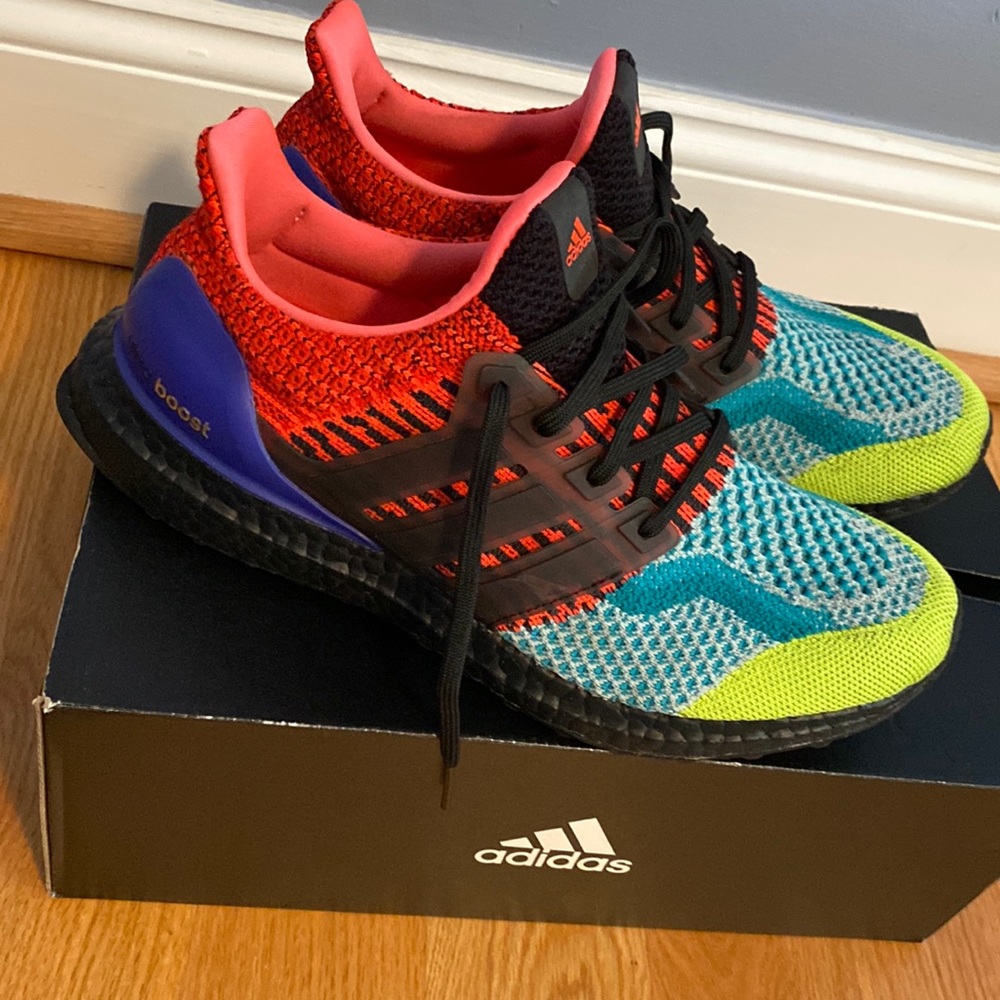Adidas Boost Ultraboost DNA Mens Size 8 , Showroom pair, never worn outside .